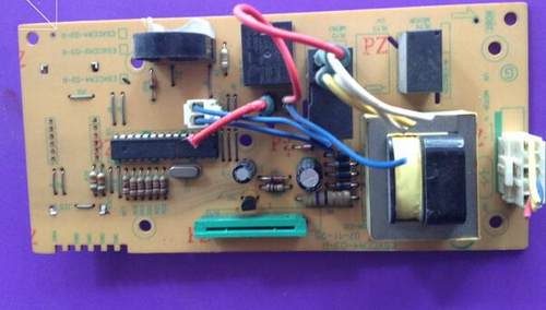 原装拆机，没修过，实物拍图，默认韵达，当天发货 买电视主板的亲，请看清标题的屏型号