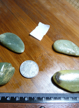 20815新疆和田玉龙喀什河青玉籽料 4颗 3cm以上 沙枣青1个