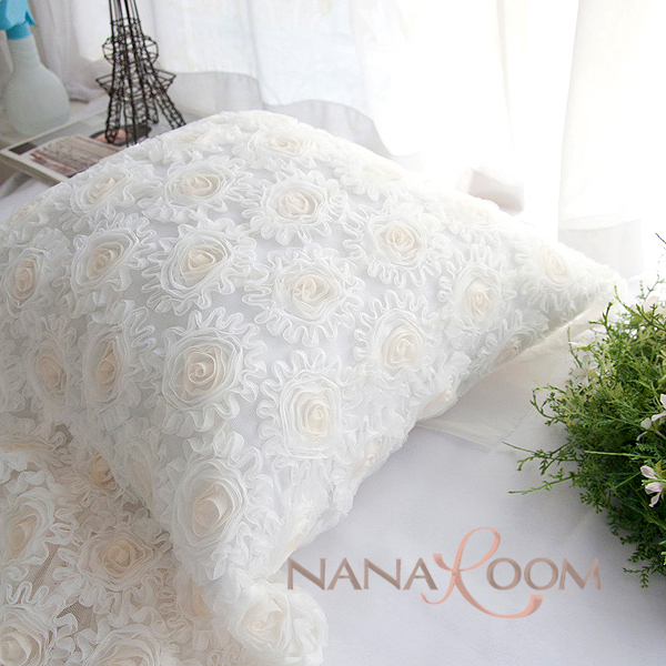 NANAROOM韩国进口蕾丝立体白色玫瑰唯美婚庆抱枕[可定制尺寸]