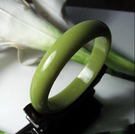 罕见稀有天然玉石夜光石手镯荧光石玉镯女款满绿色玉手镯包邮