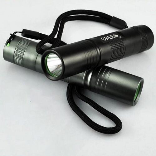 LED袖珍远射王18650强光手电筒
