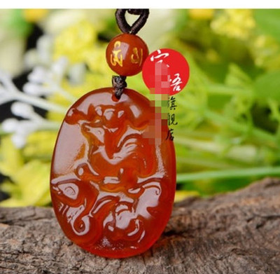 属蛇玉髓挂饰巳酉丑吊坠