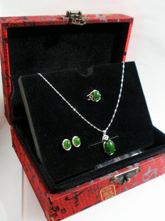 新疆纯天然和田碧玉925银镶嵌戒指项链耳钉套装带证书与高档礼盒