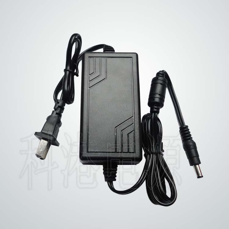 笔记本电源适配器