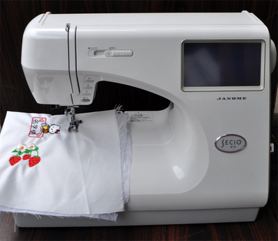 真善美电脑绣花多功能缝纫机