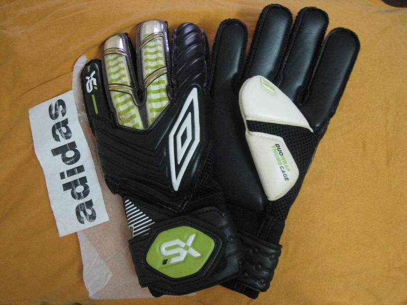 Gants de football UMBRO   - Ref 2590652 Image 1