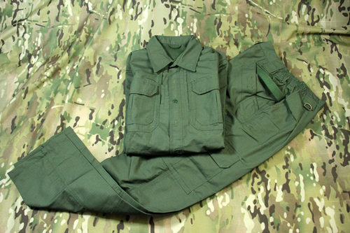 犀兕合甲军绿色网格长裤套服衬衫