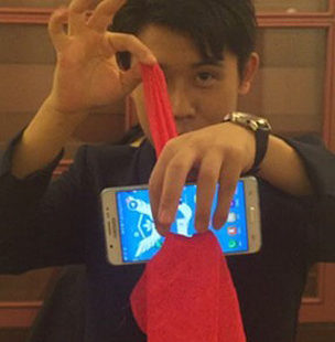 近景魔术道具丝巾穿越手机晚会表演丝巾穿手机魔术撩妹成人小学生