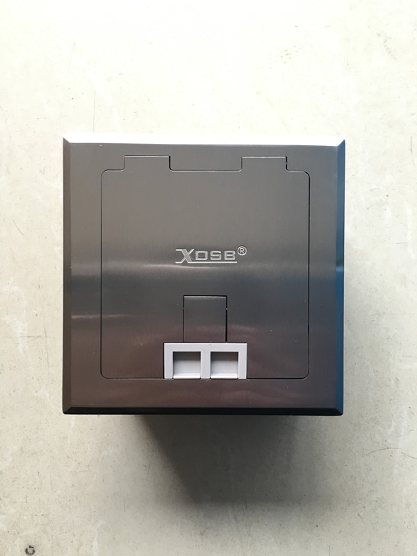 现代松本 启翻盖式全铜地插座 五六孔多功能插双电话网络 带线槽
