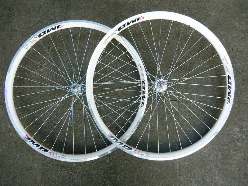 Roues de vélo cyclisme sur route - Ref 2375935 Image 1