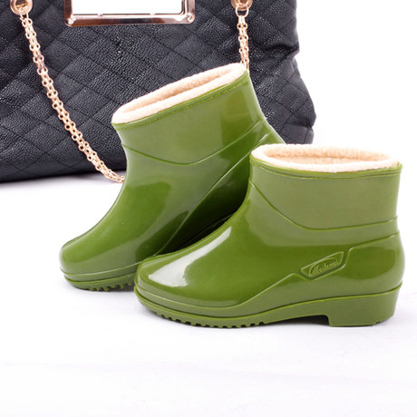 加绒女冬季保暖防水雨靴水鞋短筒
