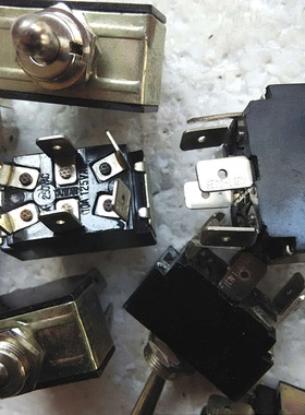 散新 台湾俊华电子 SECO-LARM 大钮子6脚开关 250V 6A