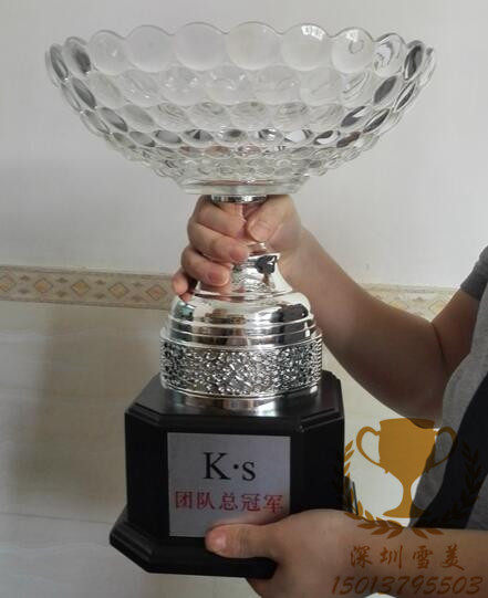高档创意奖杯水晶玻璃琉璃金属定制比赛羽毛球制作团队高尔夫球