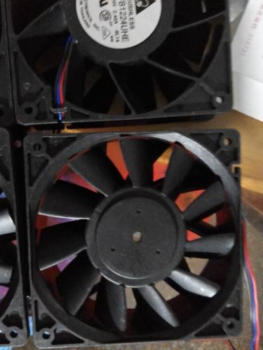 台达 PFB1224UHE 12CM 24V 2.4A 2 3线暴力变频器散热风扇