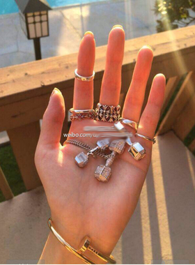 独家饰品方形十字架戒指