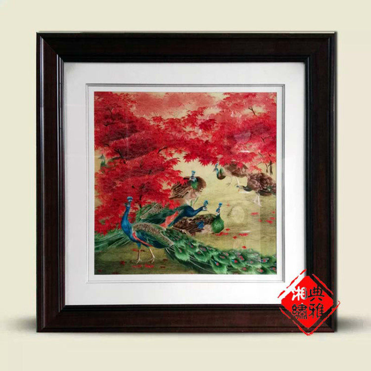 沙坪湘绣单面绣挂件实体店玄关工画纯手工刺绣成品红枫孔雀开屏