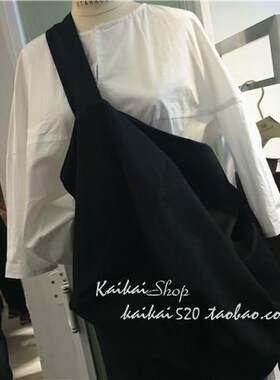 新品chic黑色斜跨学院风休闲大包