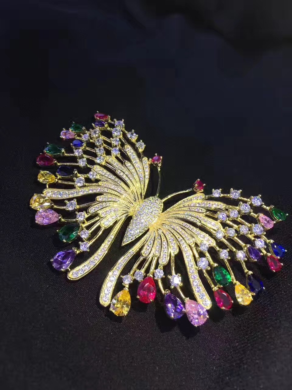 925纯银镶嵌锆石黄色彩色蝴蝶胸针