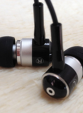 【包邮】加足长线3.4米/1.7米重低音金属耳机 大方美观 音效足爆