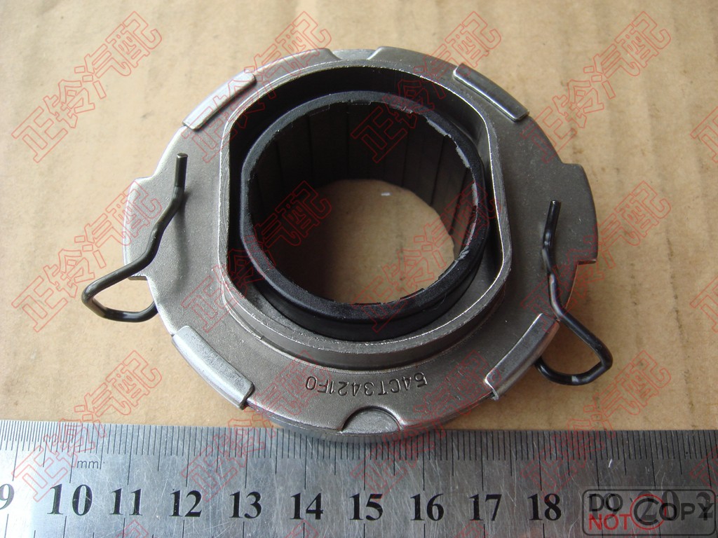 分离轴承 五十铃 江铃陆风 X6 柴油 4JB1T 493Q