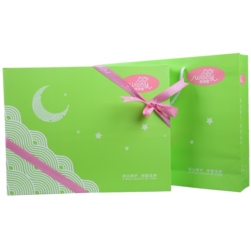 Coffret cadeau pour bébé - vêtements - Ref 1978773 Image 2