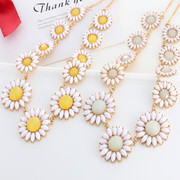 Love Japanese and Korean 2015 Europe small fresh flowers full rhinestone ladies short clavicle chain necklace jewelry