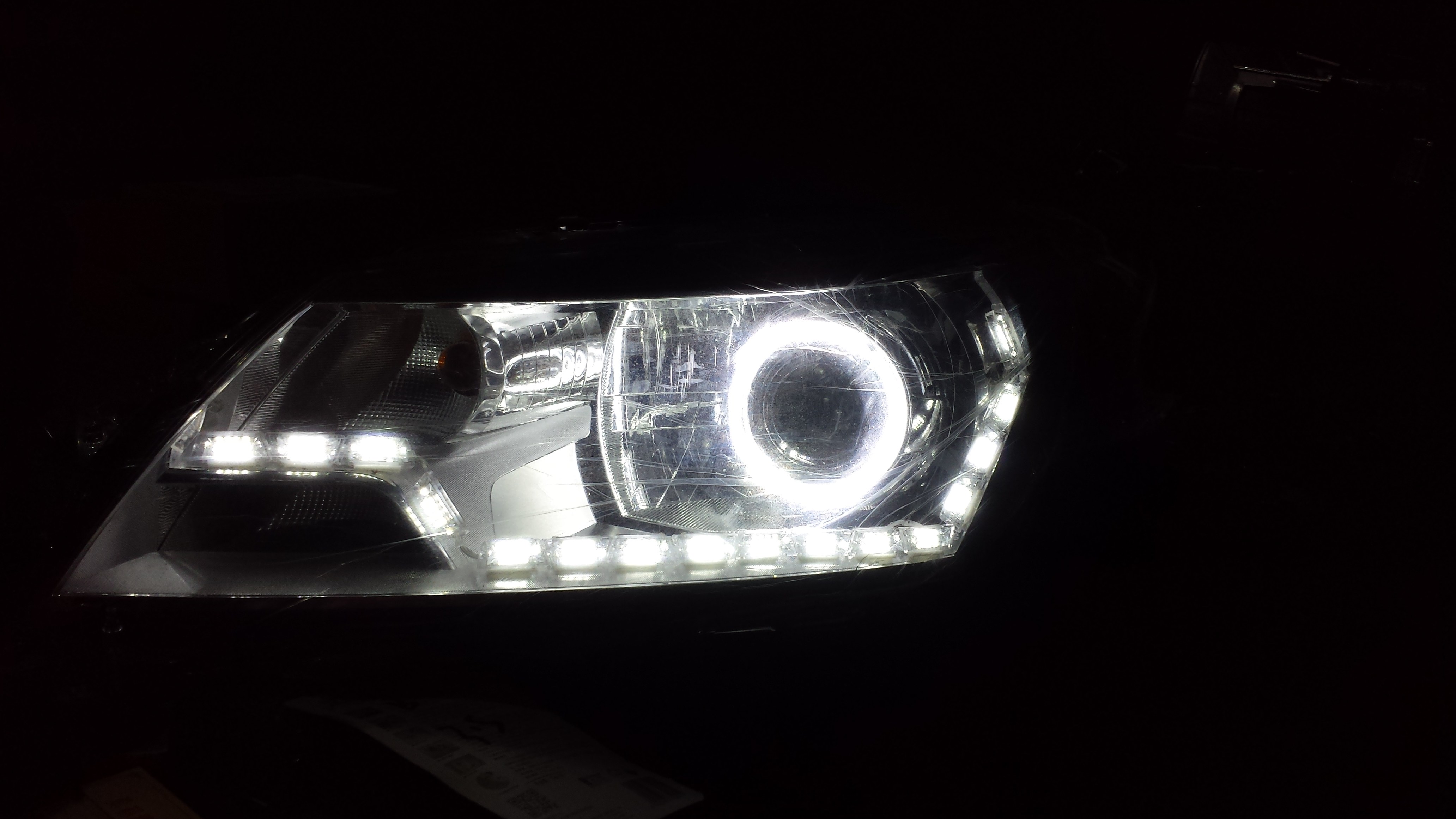 宝哥大众升级新桑塔纳原车大灯升级zkw双光透镜泪眼天使眼