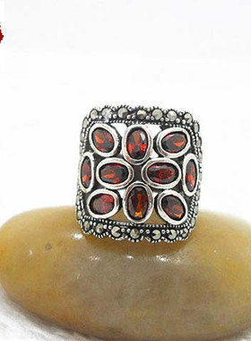 纯银碧玺时尚风酒红色石榴石戒指