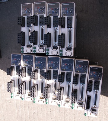 二手伺服驱动器松下MADDT1207007