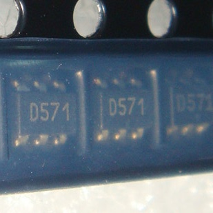 全新DAC5571IDBVR   封装SOT23-6 .