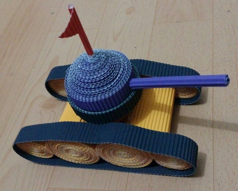 原创儿童环保手工diy制品坦克汽车学生作业变废为宝模型瓦楞纸