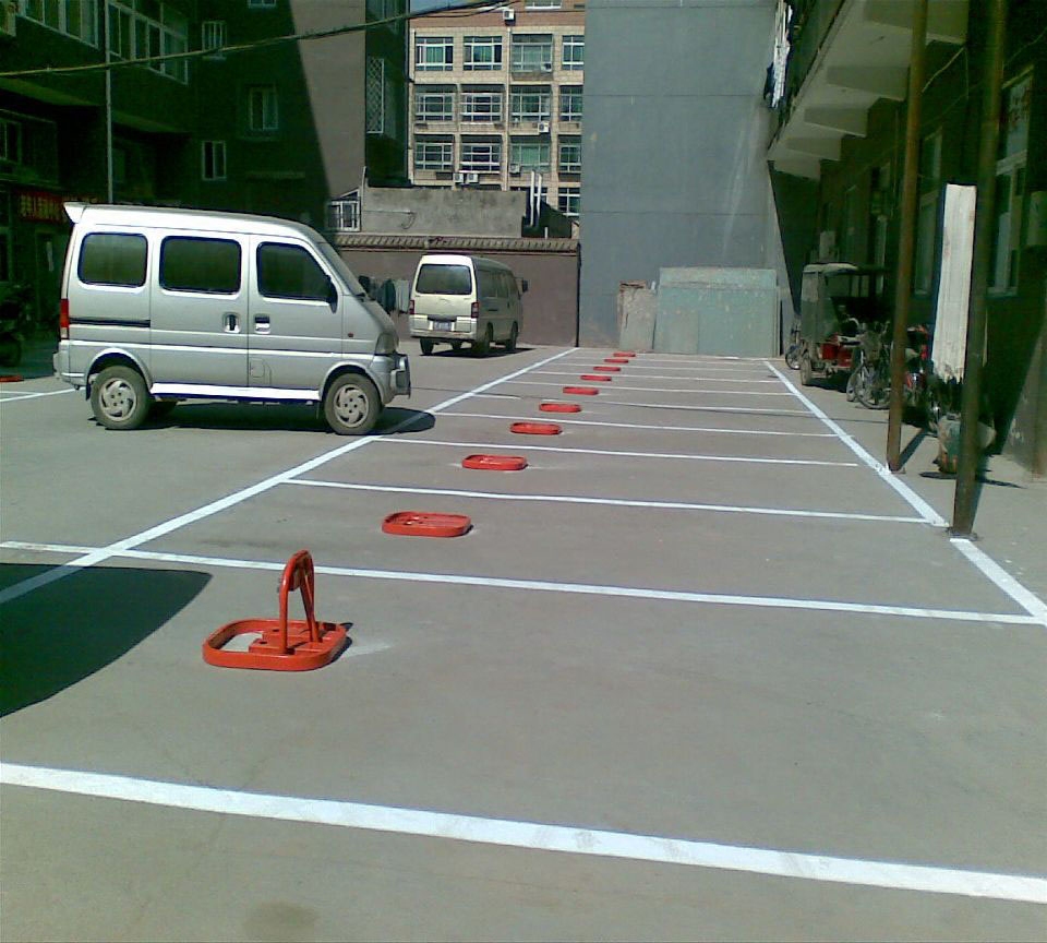 o型手动停车位锁防盗车位锁地锁防撞加厚占车位底锁耐撞包邮