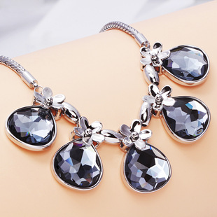 丽银饰品新款欧美雏菊花水晶短款项链夸张锁骨链女春秋佩饰女礼品