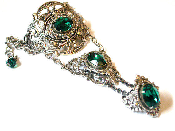 代购Part㊣手作维多利亚哥特华丽闪光水晶镂空花卉连指手链