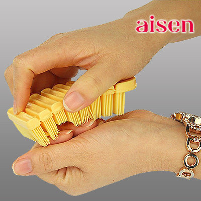 日本AISEN正品 软质可弯曲洗手刷手部按摩刷指甲缝清洁刷子 - 封面