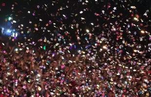 金色亮片酒吧气氛亮片纸彩色纸片阻燃纸片加特林彩纸枪填充纸片