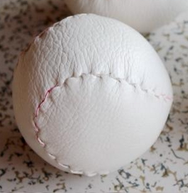 普通垒球 中小学生训练垒球 棒球 质量一般垒球 学生垒球