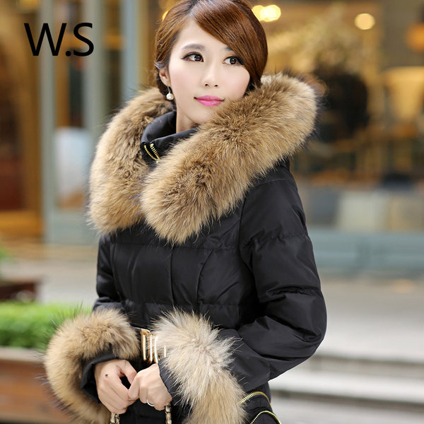 Windstyle 韩版 修身显瘦 大貉子毛领 女式加厚羽绒服￥198包邮（￥498-300）多色可选