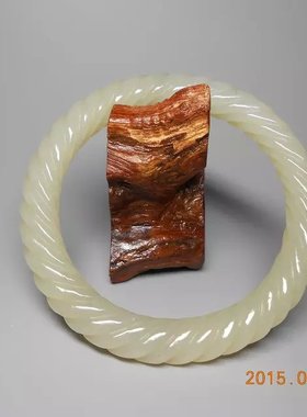 新疆籽料和田玉手镯