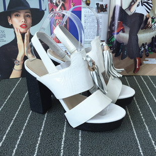 特价欧美范儿漆p高跟鞋漏趾工作鞋优雅大方气质真皮百搭流苏装饰