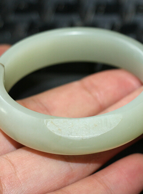 新疆和田玉白玉籽料  老熟  手镯    xx07133   52