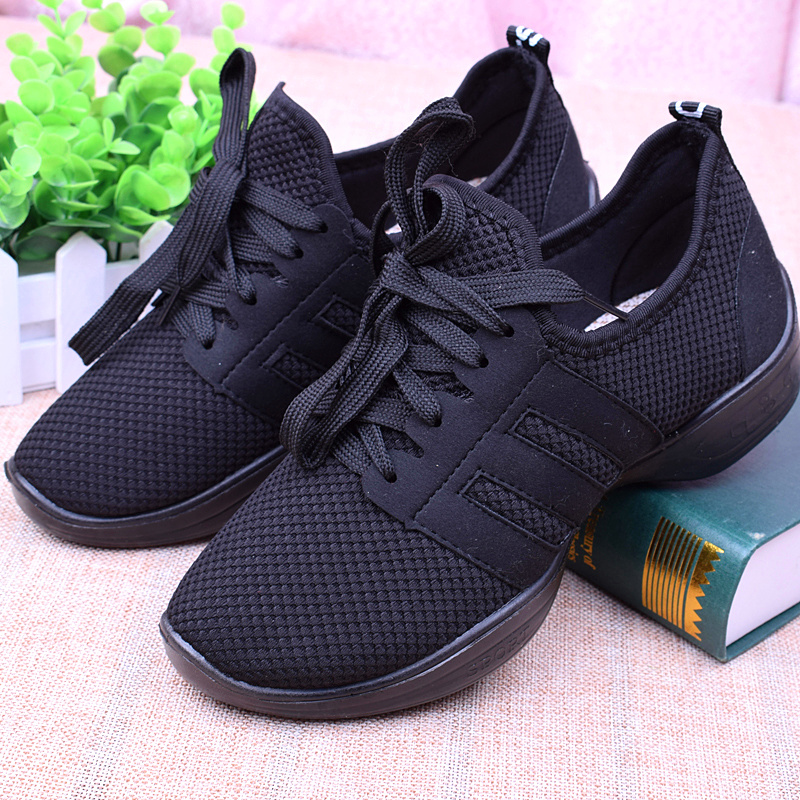 广场舞新款防滑软底老北京布鞋