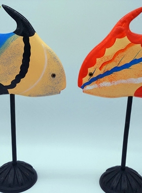 海洋风格木质彩绘亲嘴鱼装饰品