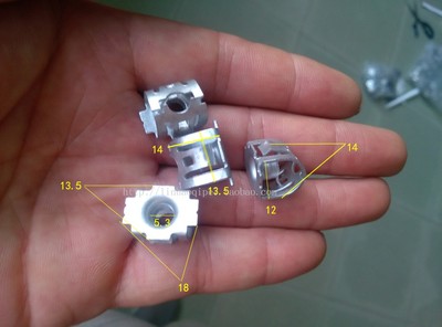 适用于东风标致3008 408牌照底座卡扣卡子12*13.5-15MM孔通用