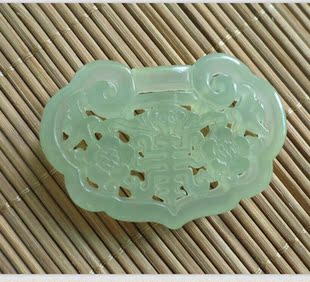 精品岫玉镂空吊坠长命百岁挂件 岫玉锁福在眼前玉佩玉牌长命