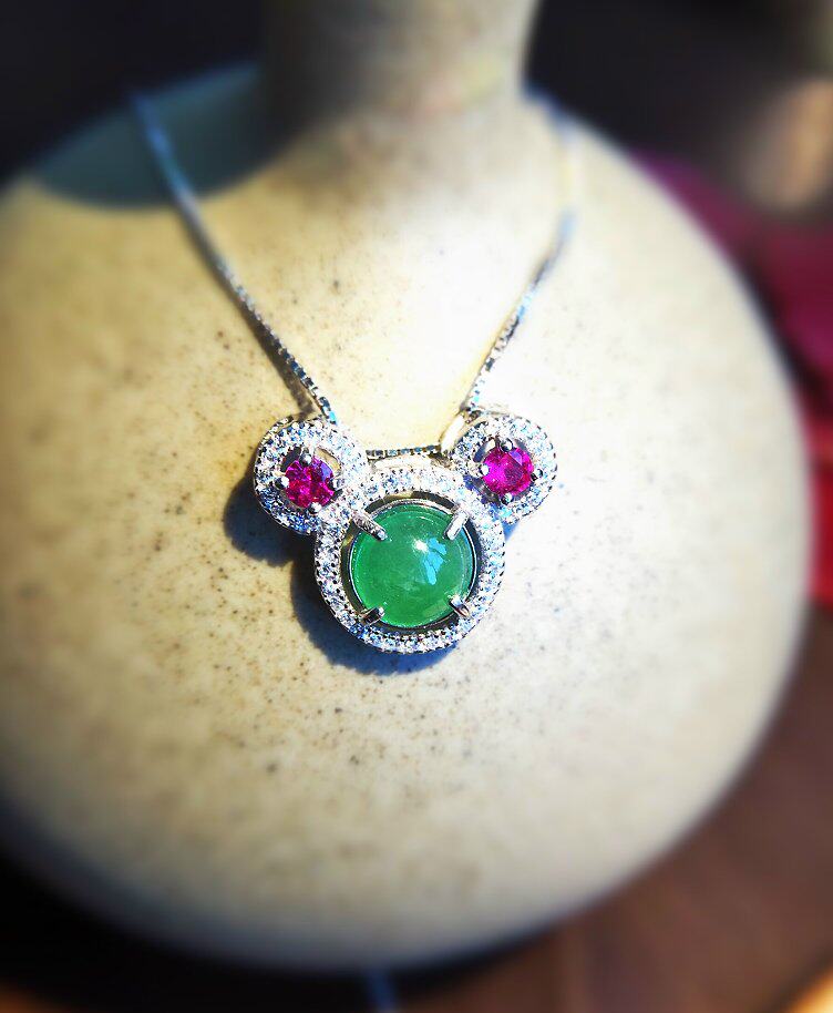 缅甸直批翡翠A货冰种正阳绿项链微镶真钻吊坠无纹裂米奇颈链