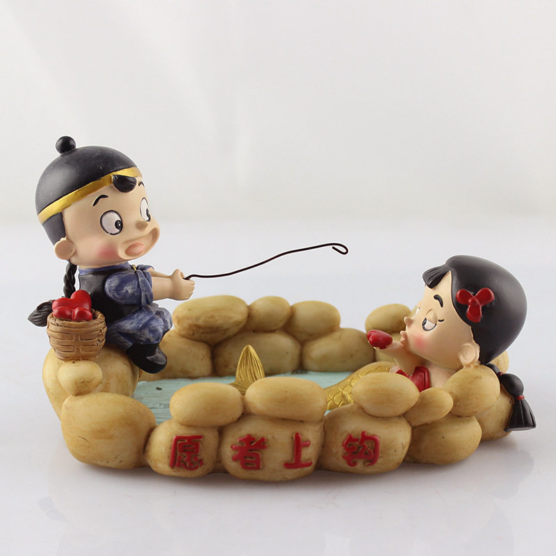 汽车摆件创意阿二情史愿者上钩情侣婚庆家居树脂摆件汽车树脂摆件