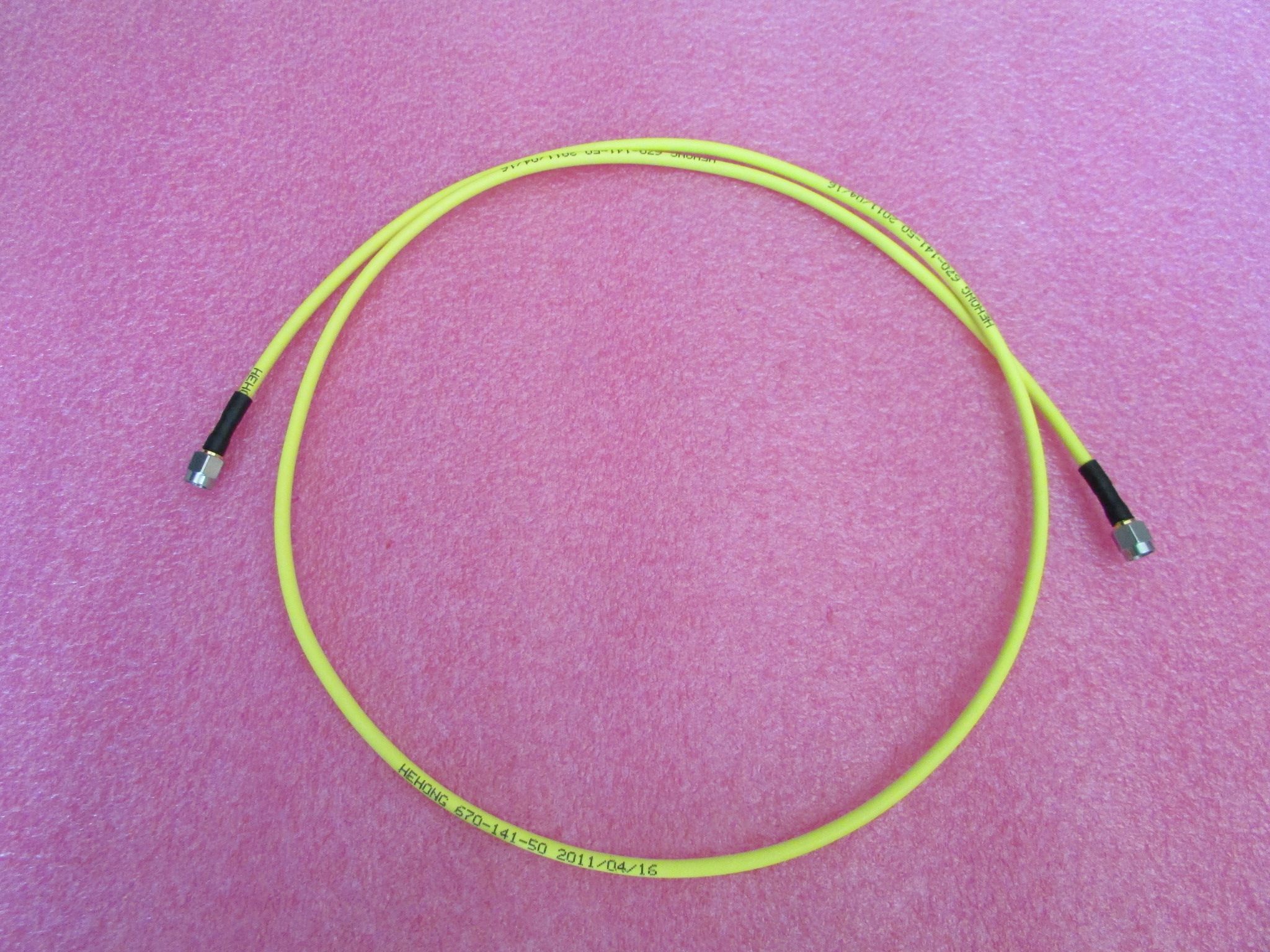 HEHONG进口 DC-18GHz SMA公-SMA公 RF 100厘米高频微波半柔同轴电缆跳线 工作频率：DC-18GHz 线长度：100cm 左右   长度可以定制     线径：4.1mm 跳线接头： SMA公-SMA公 材料： 铜镀金 ， 可定做不锈钢 100cm插损测试图