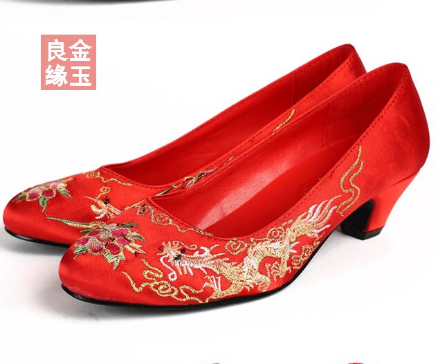 广东包邮 龙凤褂新娘婚鞋 红色结婚绣花鞋 古装鞋女中跟婚鞋