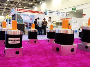 三菱 安川 华大伺服专用减速器 台达 PL120精密行星减速机1kW松下